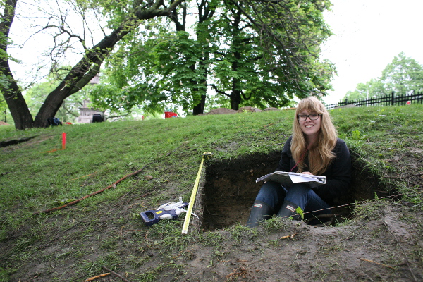 2011 field school on U of T campus